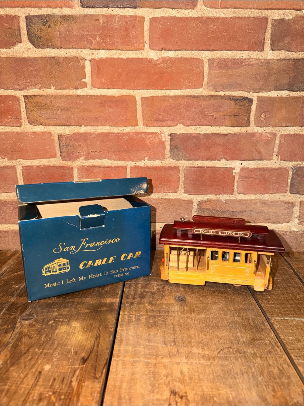 San Francisco Cable Car Toy - Yellow & Burgundy Wind Up